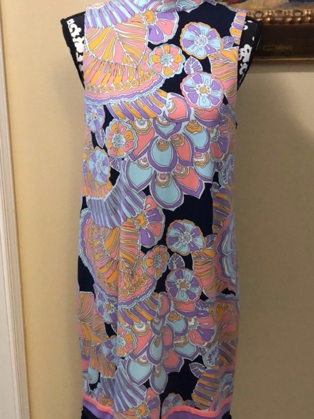 🆕💜Trina Turk Mod print Tassel hemmed Midi High-neck, sleeveless sheath dress